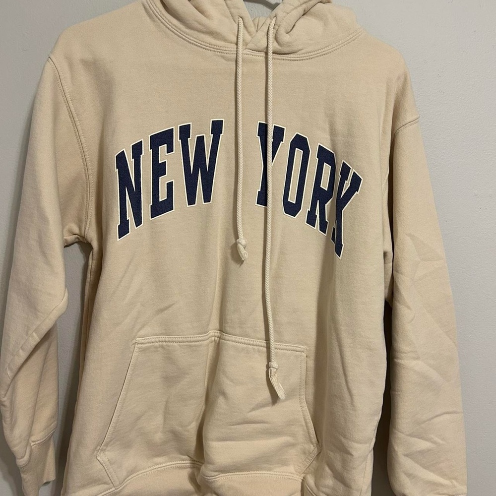 Brandy Melville Cream New York Sweatshirt
